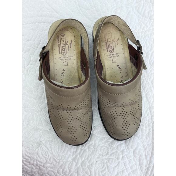 Fly Flot Women's Tan Antishock Wedge Slip On Summer Vacation Clogs - Size US 5 - Picture 6 of 11